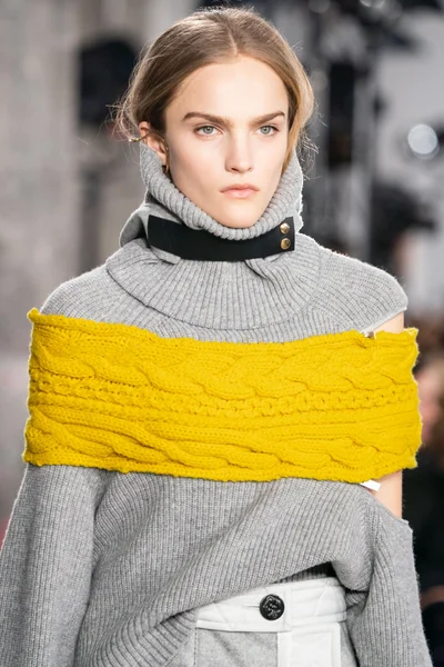 Look 92